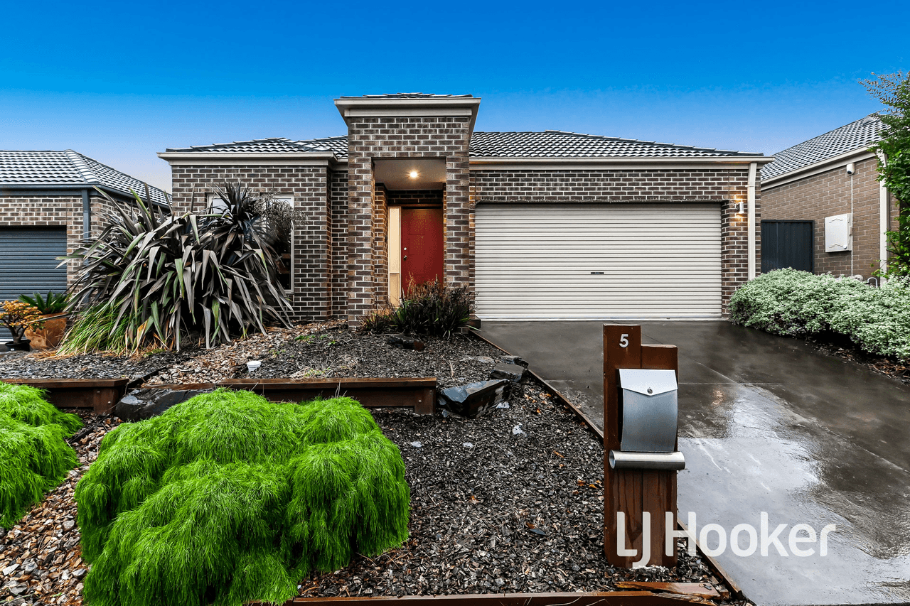 5 Perry Court, PAKENHAM, VIC 3810