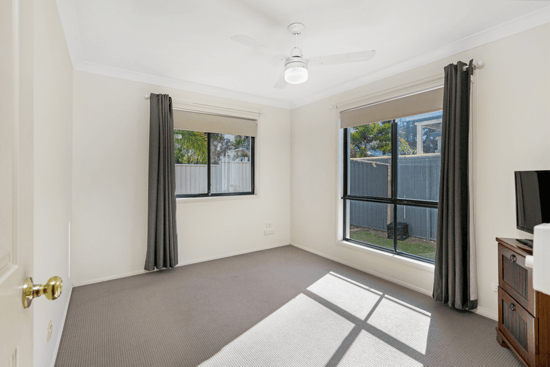 2/15 Lee Road, RUNAWAY BAY, QLD 4216