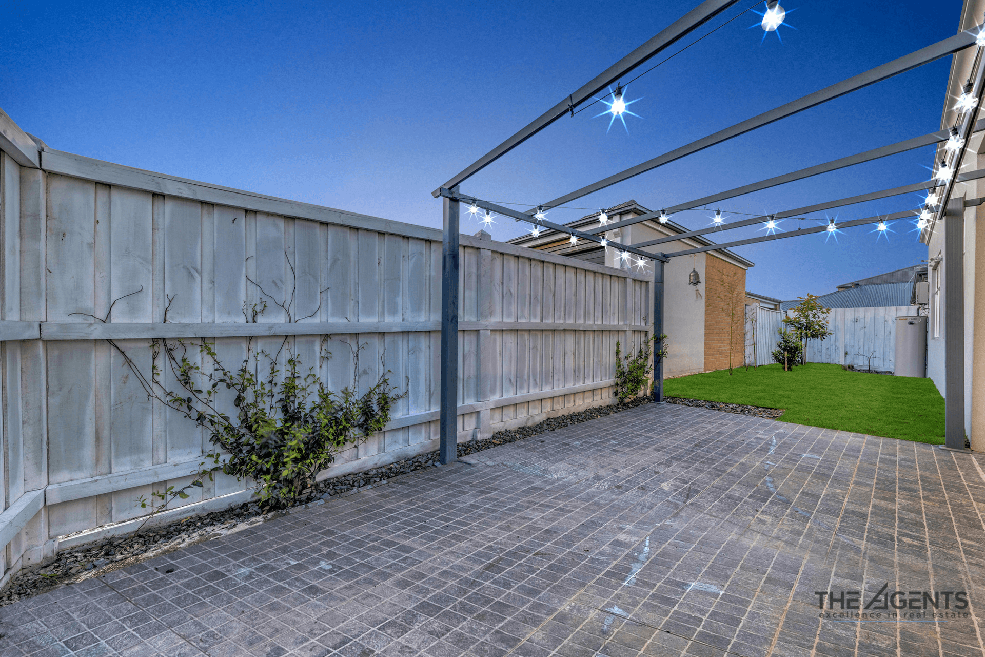 28 Sorrenberg Street, Point Cook, VIC 3030