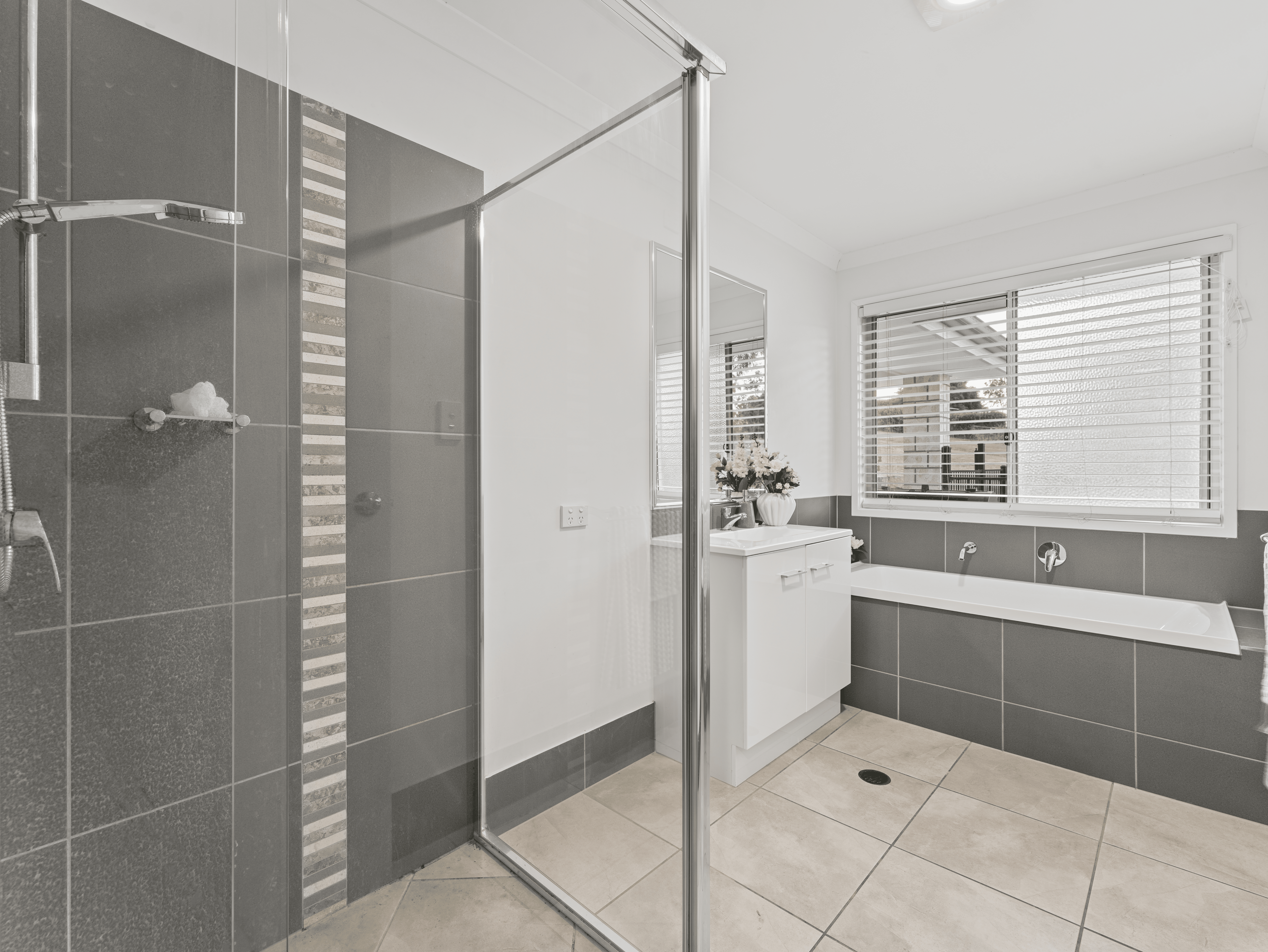 55 Tutin Crescent, WOODHILL, QLD 4285