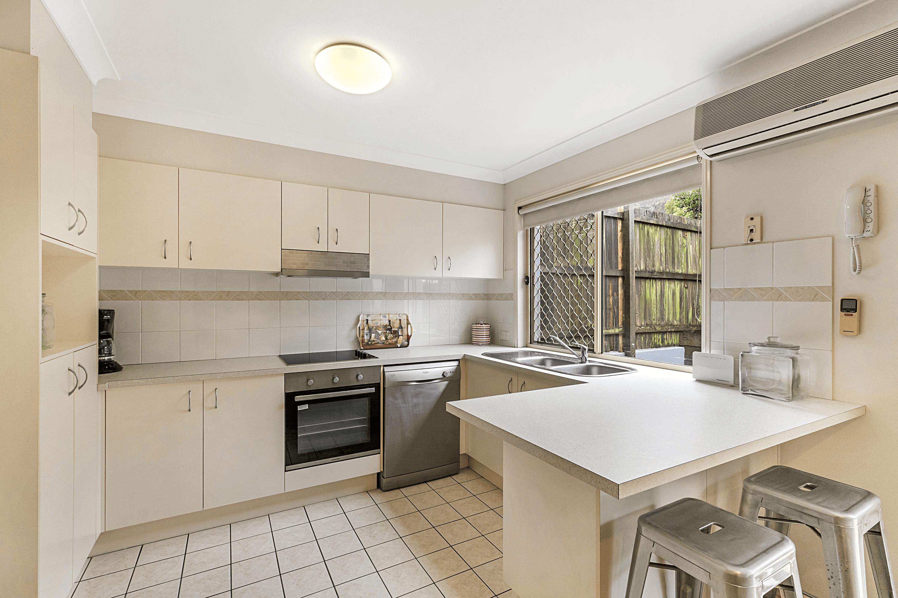 25/10 Chapman Place, OXLEY, QLD 4075