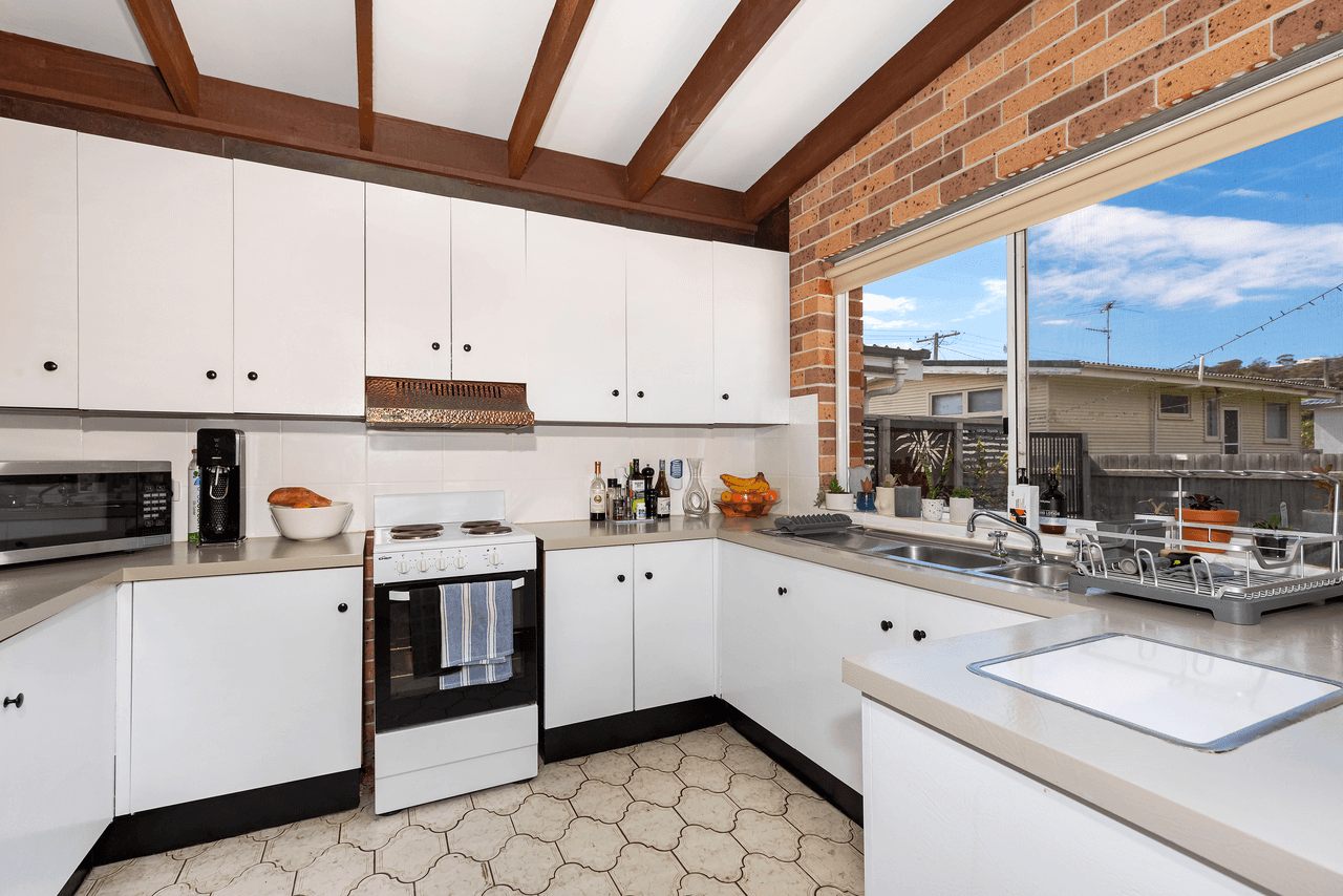 15 Del Mar Drive, COPACABANA, NSW 2251