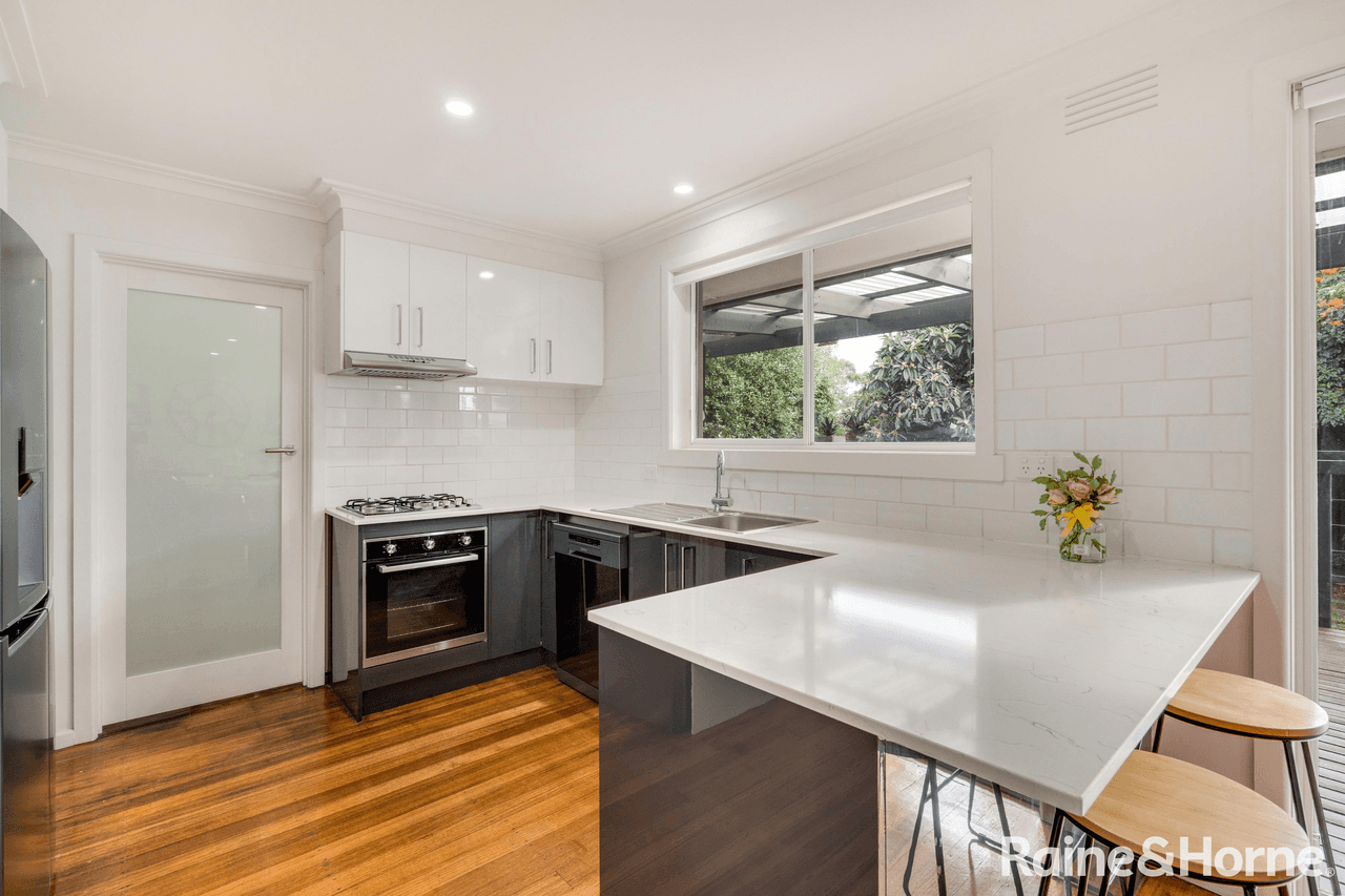 2 Darwin Street, SUNBURY, VIC 3429