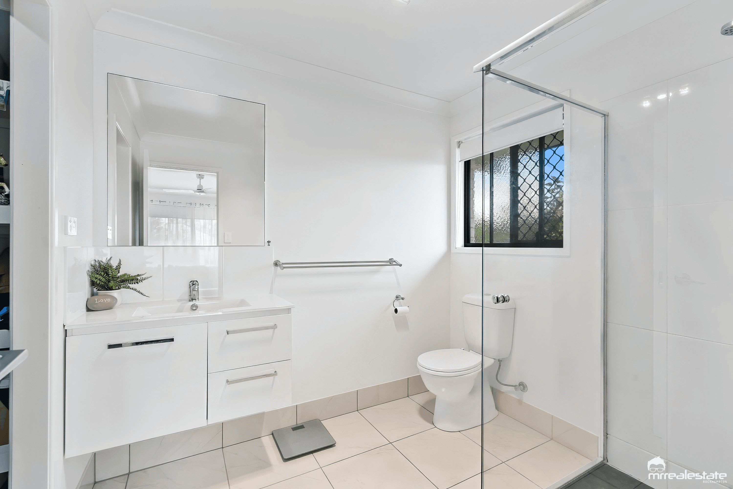 34 Diploma Street, Norman Gardens, QLD 4701