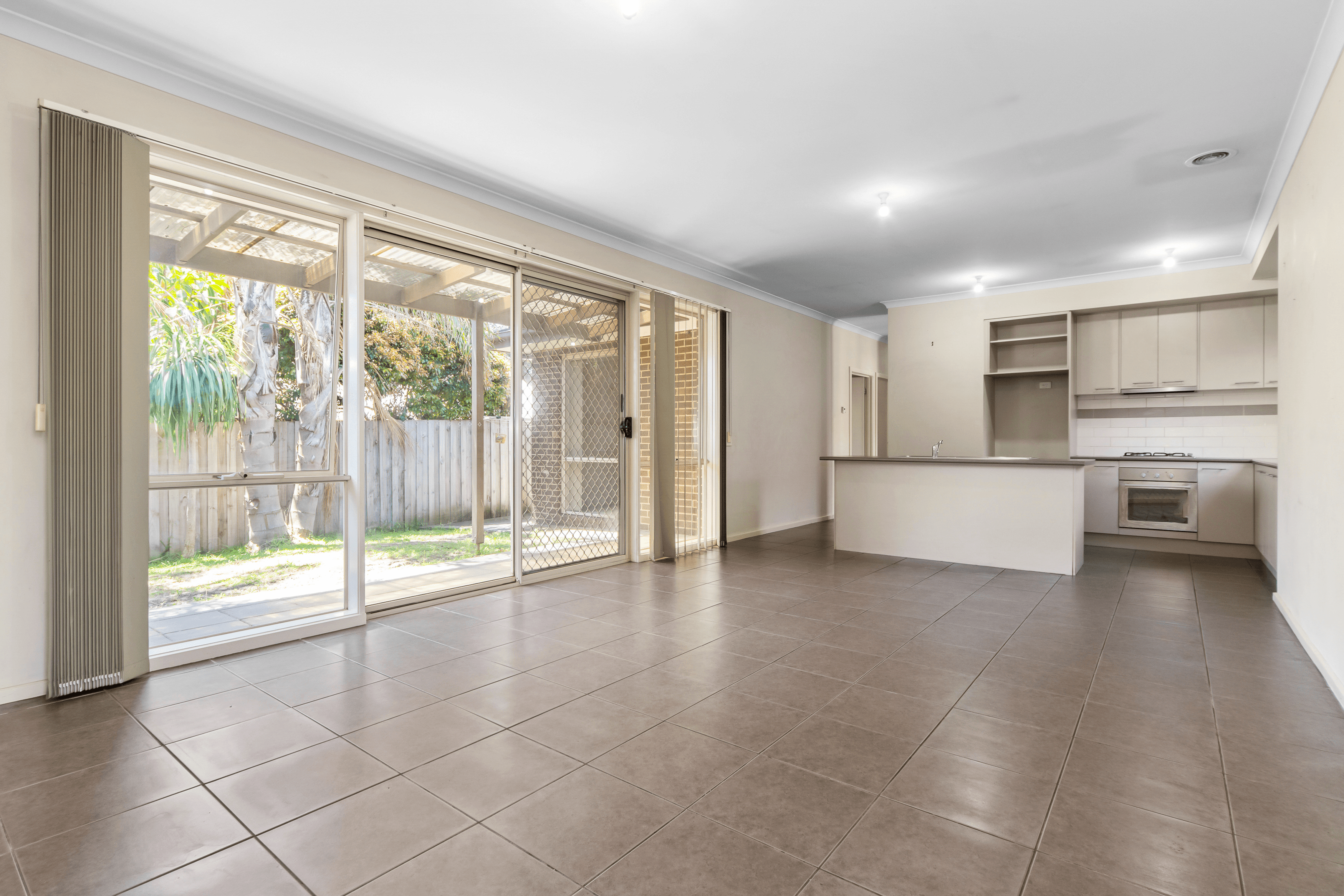 2/14 Screen Street, Frankston, VIC 3199