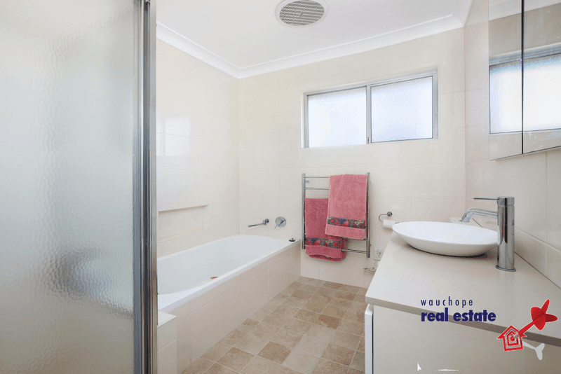 32 Bain Street, WAUCHOPE, NSW 2446