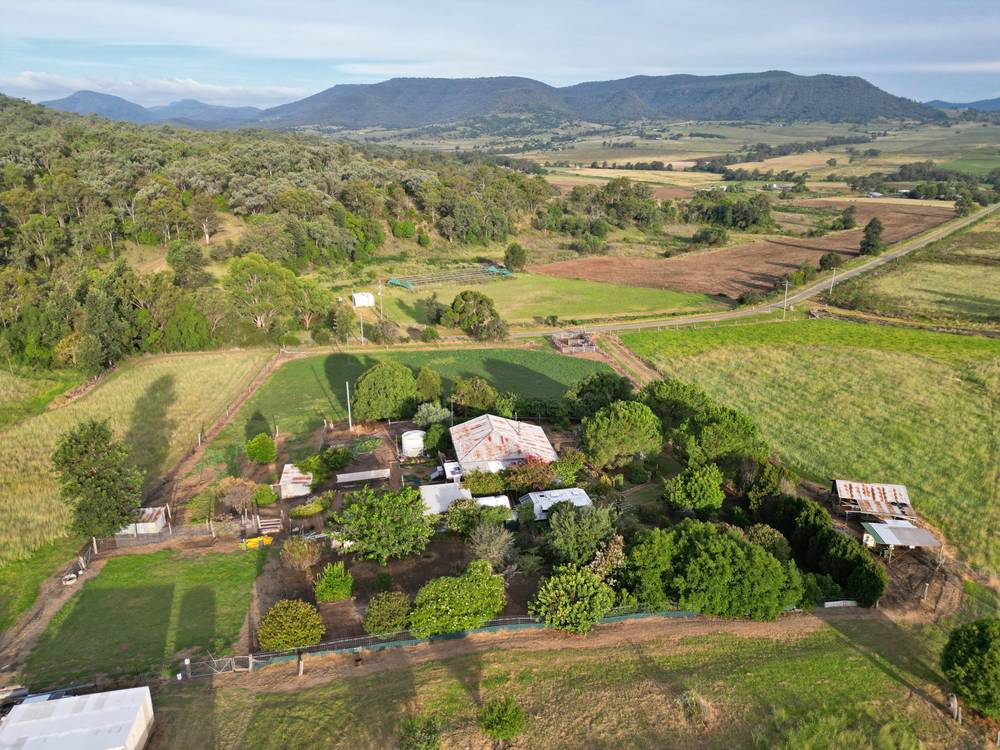 85 Rettkes Rd, Swanfels, QLD 4371