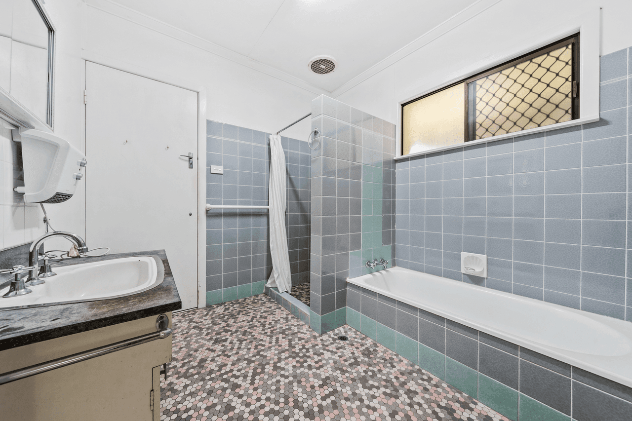 64 Gray Street, CARINA, QLD 4152