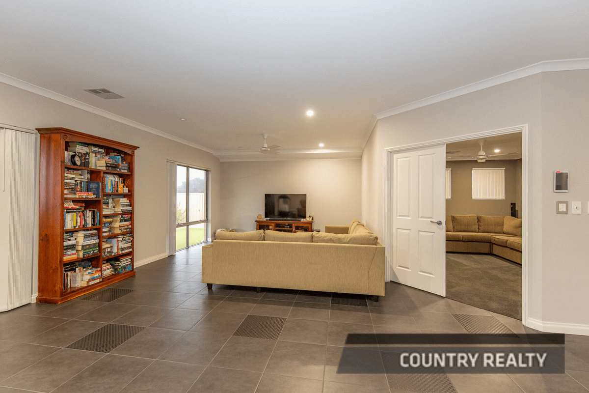 8 Oakover Place, Northam, WA 6401