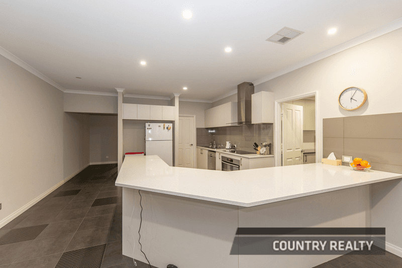 8 Oakover Place, Northam, WA 6401