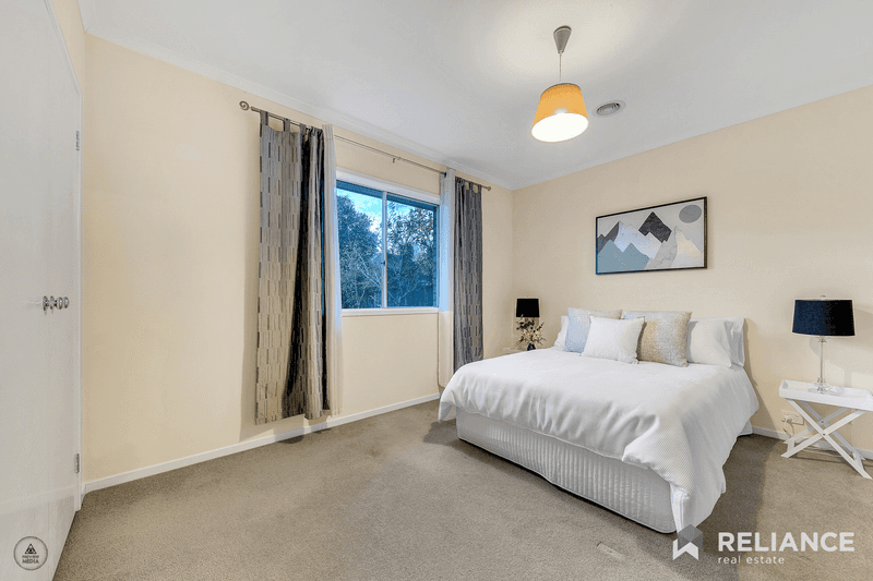 33 Monterey Bay Drive, Point Cook, VIC 3030