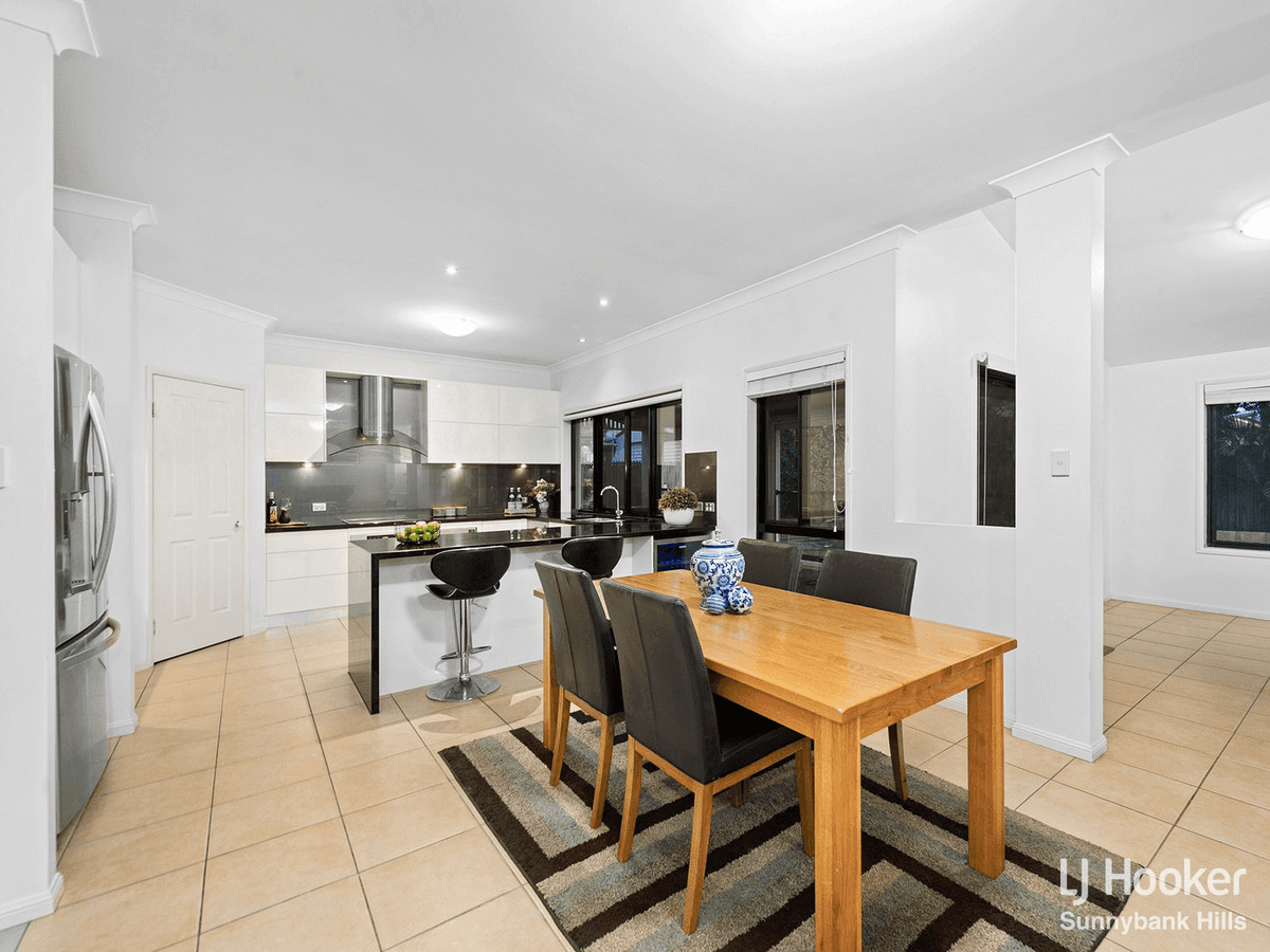 23 Eaton Place, WISHART, QLD 4122