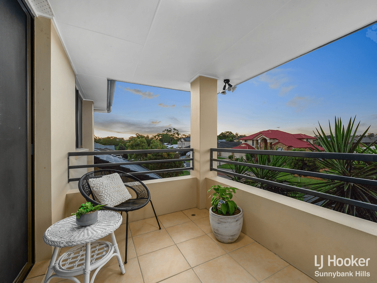 23 Eaton Place, WISHART, QLD 4122