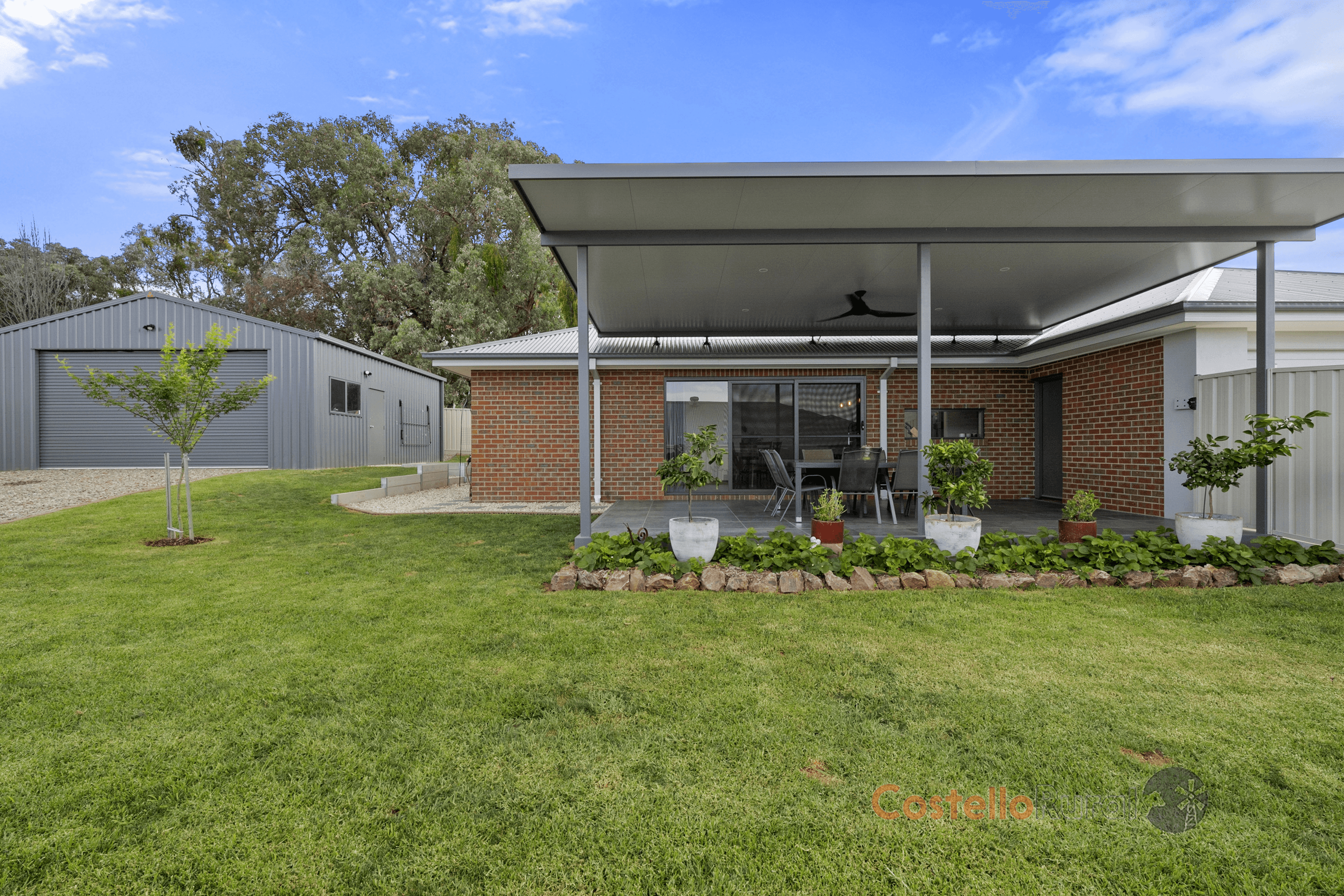 11 Glen Ct, Tangambalanga, VIC 3691