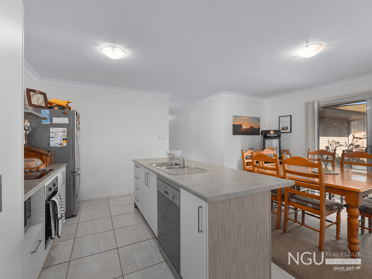 4 Darter Close, Lowood, QLD 4311