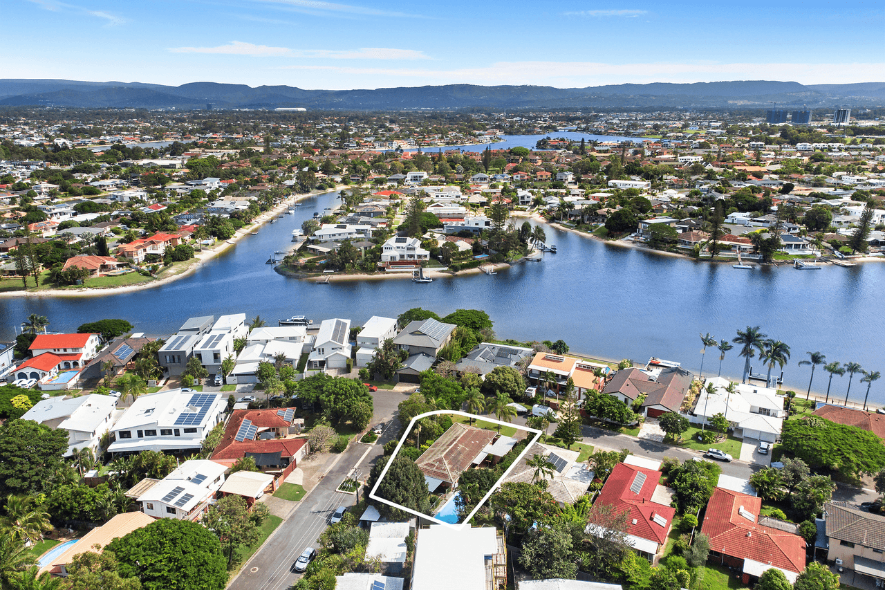 63 Avanti Street, MERMAID WATERS, QLD 4218