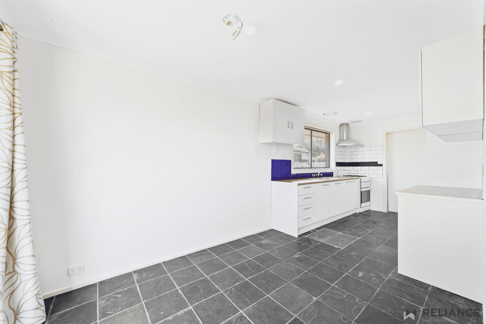 24 Blackwood Drive, Melton South, VIC 3338