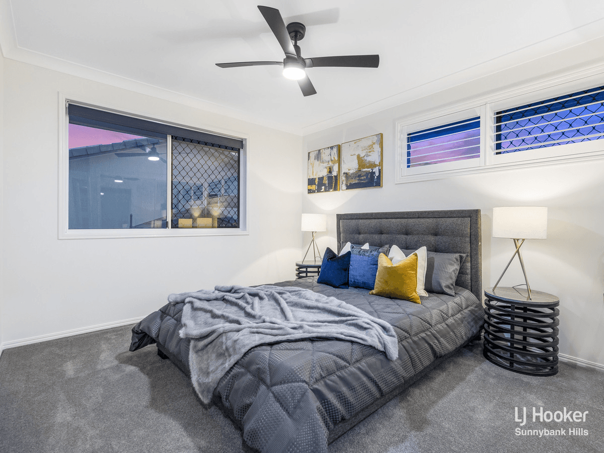 10 Poinciana Crescent, STRETTON, QLD 4116