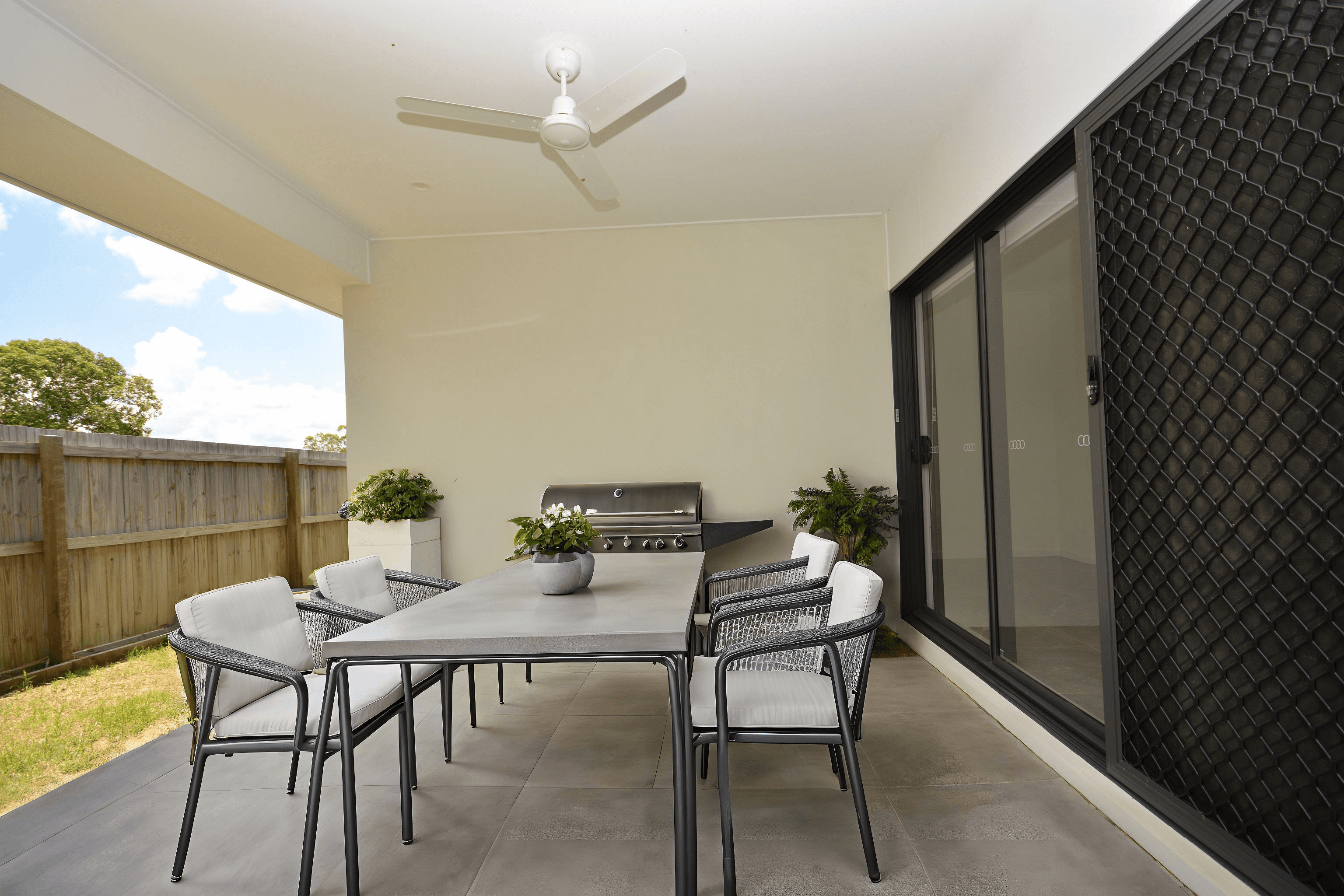 100B Johnston Street, BELLBIRD PARK, QLD 4300