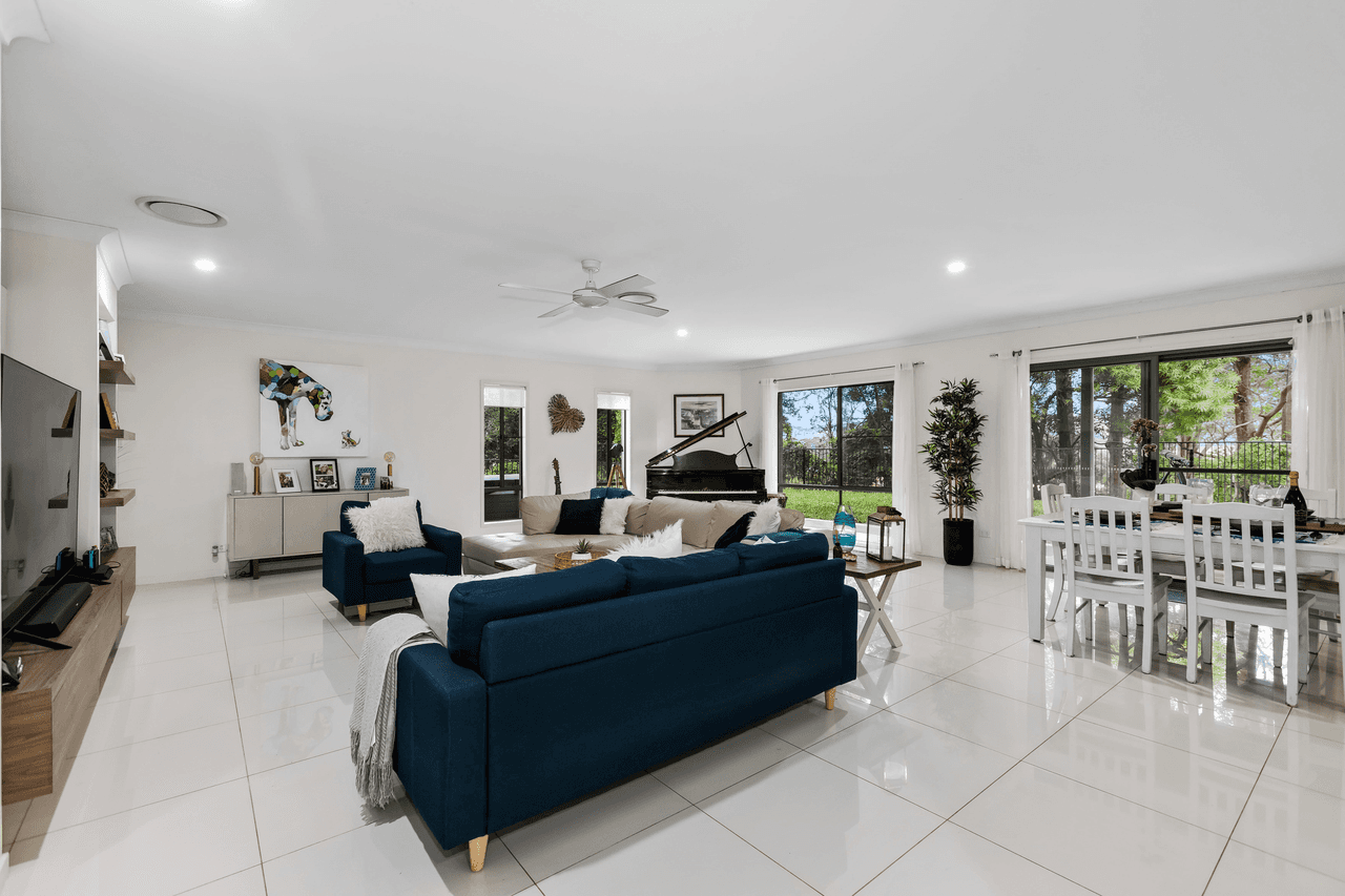 122 Botanical Circuit, BANORA POINT, NSW 2486