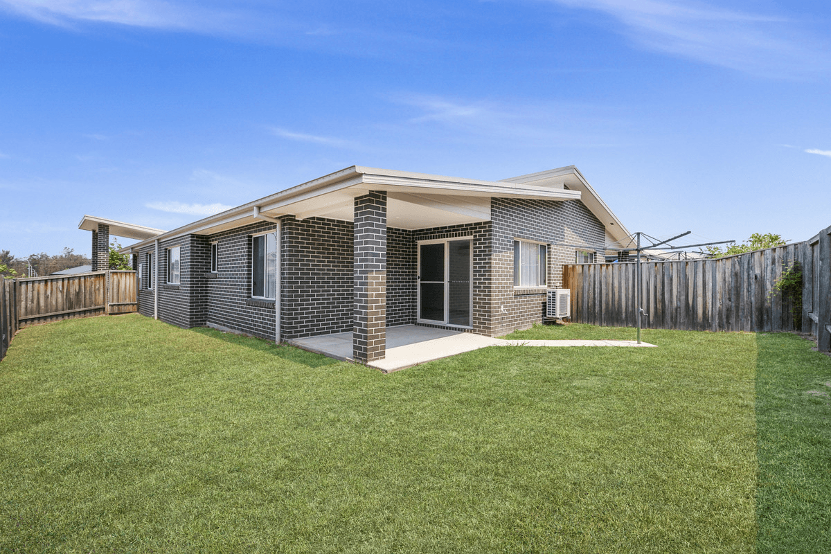 2/11 Campus Street, Thrumster, NSW 2444