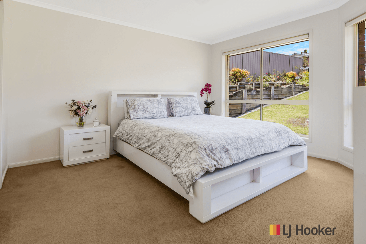 33 Wills Crescent, DENHAMS BEACH, NSW 2536