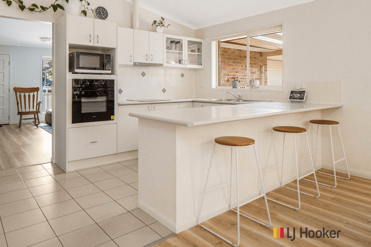 33 Wills Crescent, DENHAMS BEACH, NSW 2536