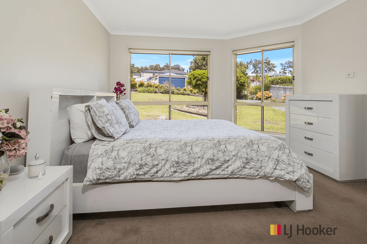 33 Wills Crescent, DENHAMS BEACH, NSW 2536