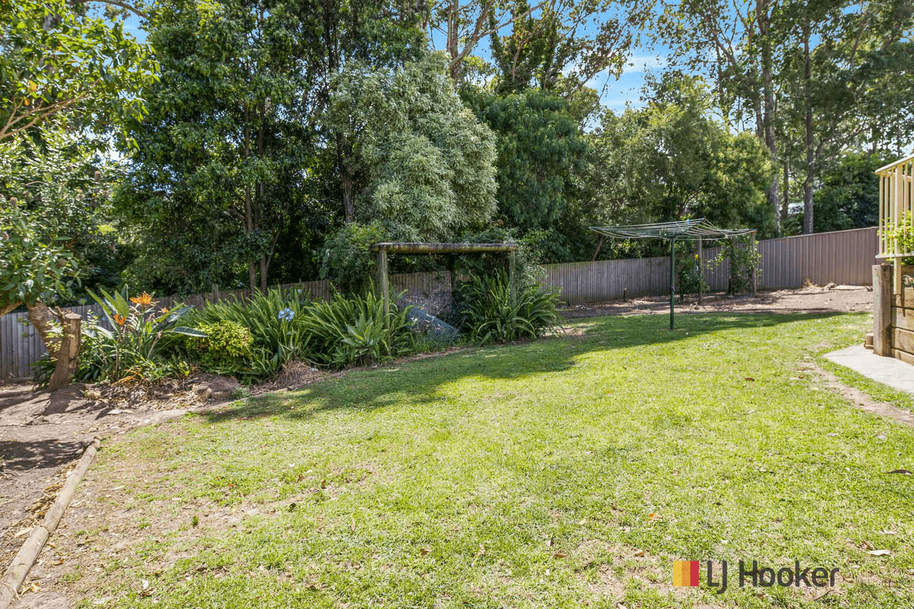 33 Wills Crescent, DENHAMS BEACH, NSW 2536