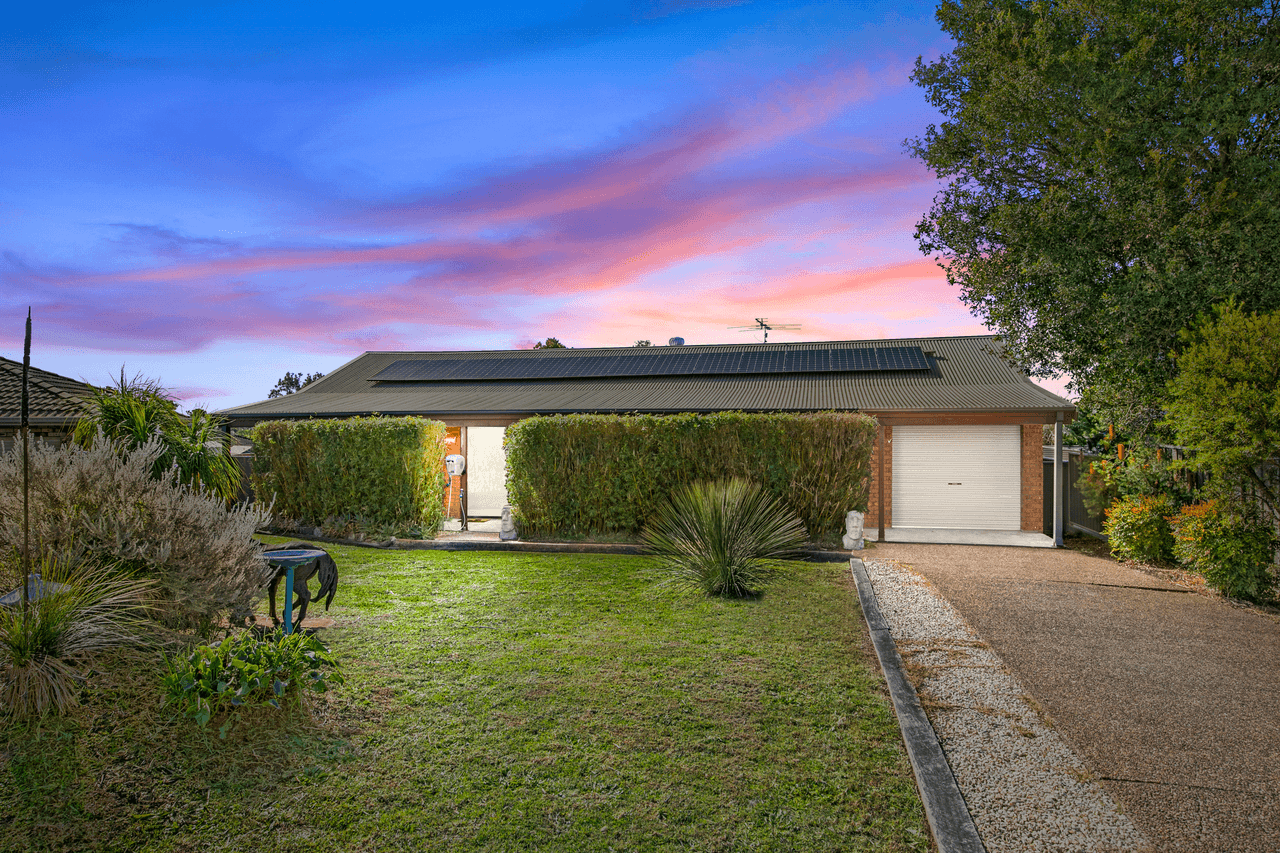 4 Carbora Close, MARYLAND, NSW 2287