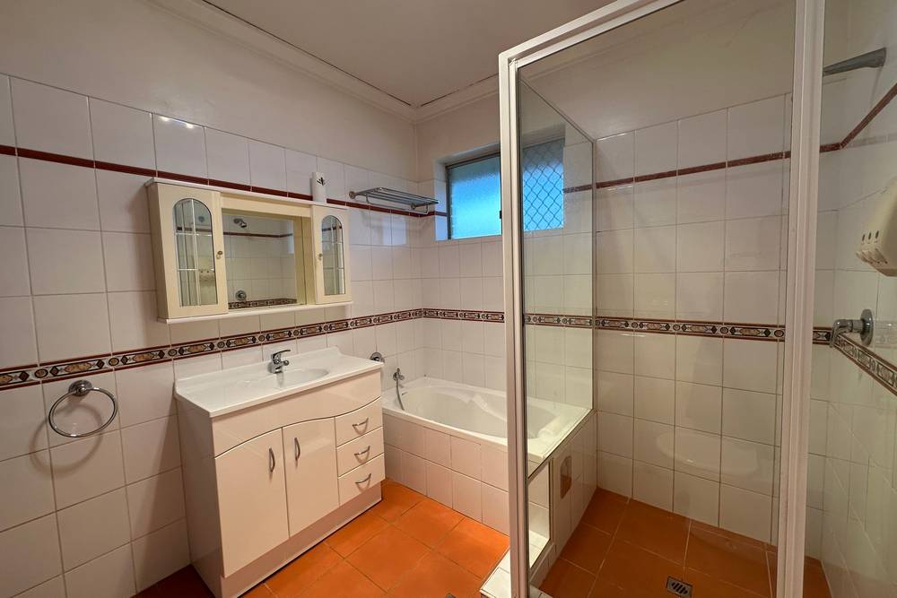 17 Rogers Avenue, Katanning, WA 6317