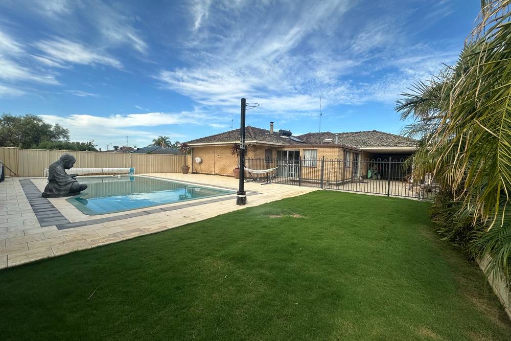 17 Rogers Avenue, Katanning, WA 6317