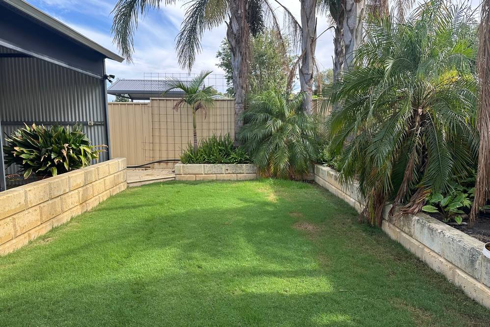 17 Rogers Avenue, Katanning, WA 6317