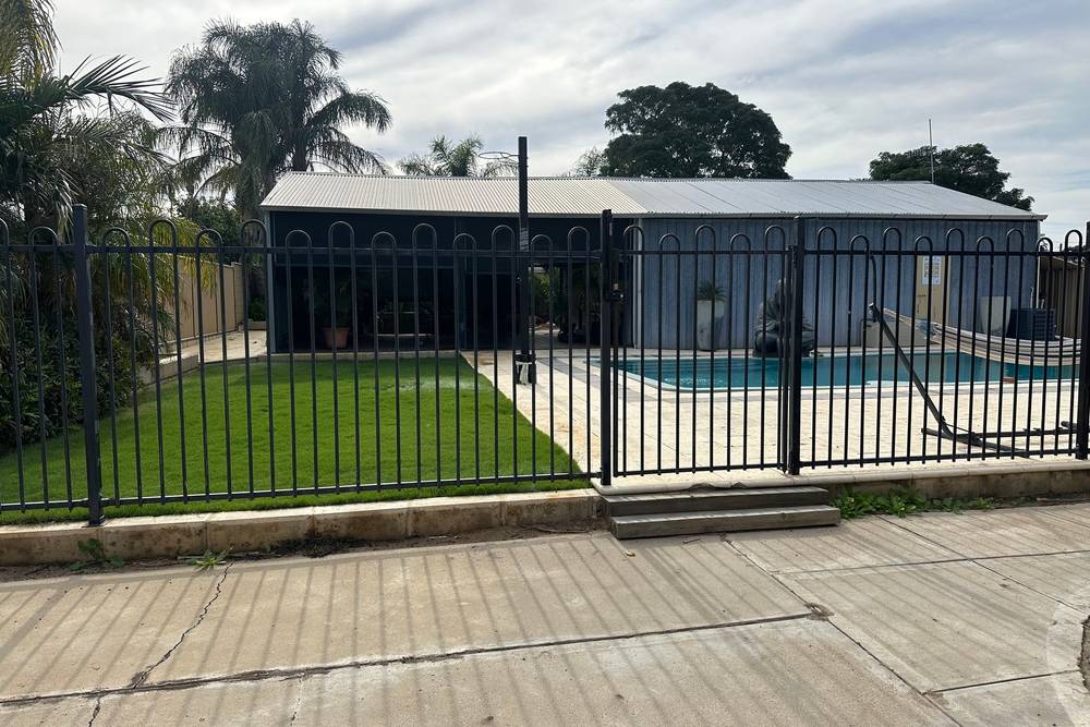 17 Rogers Avenue, Katanning, WA 6317