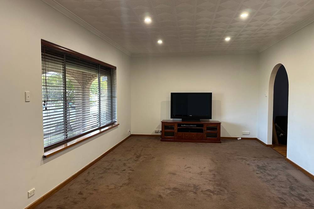 17 Rogers Avenue, Katanning, WA 6317