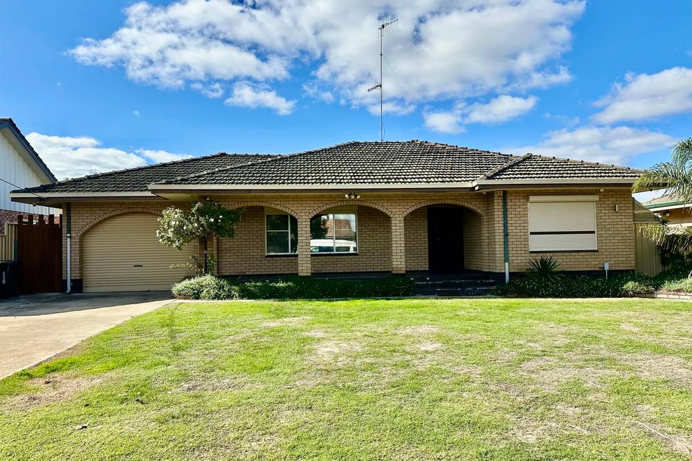 17 Rogers Avenue, Katanning, WA 6317