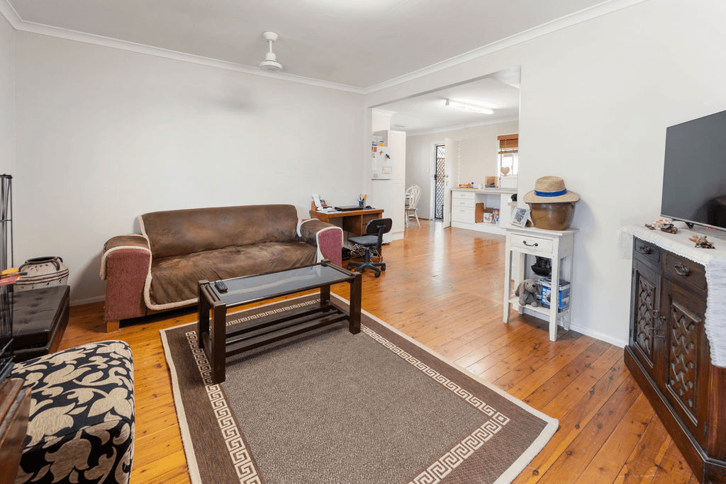 21 Berrigan Street, SOUTHPORT, QLD 4215
