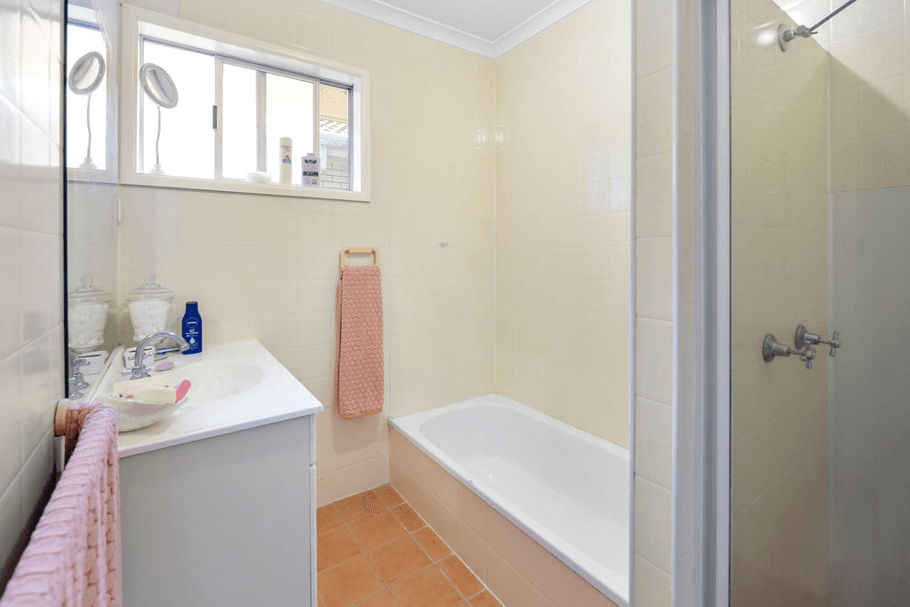 21 Berrigan Street, SOUTHPORT, QLD 4215