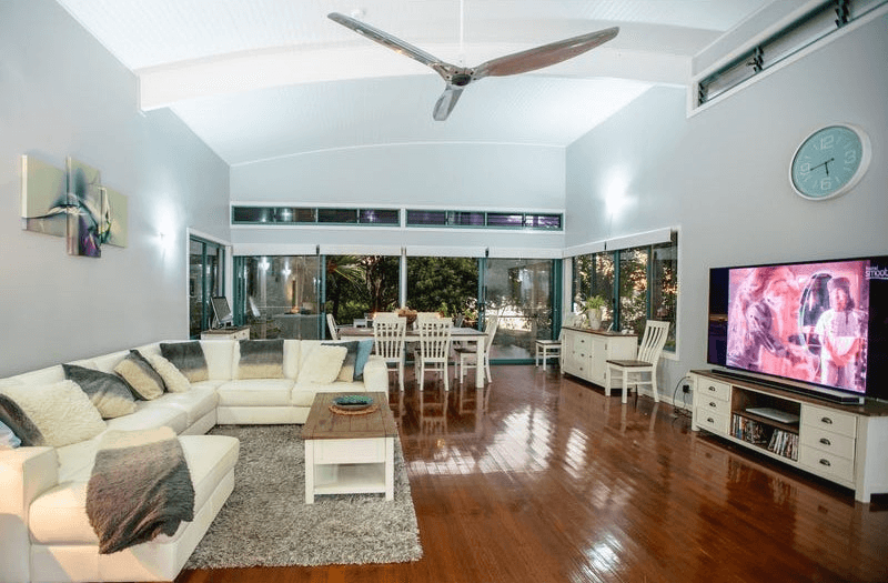 1 Island Street (Victor Island), WHITSUNDAYS, QLD 4802