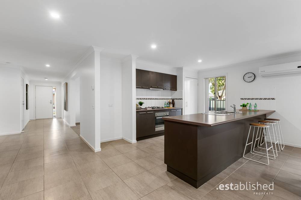 45 Breasley Parkway, POINT COOK, VIC 3030
