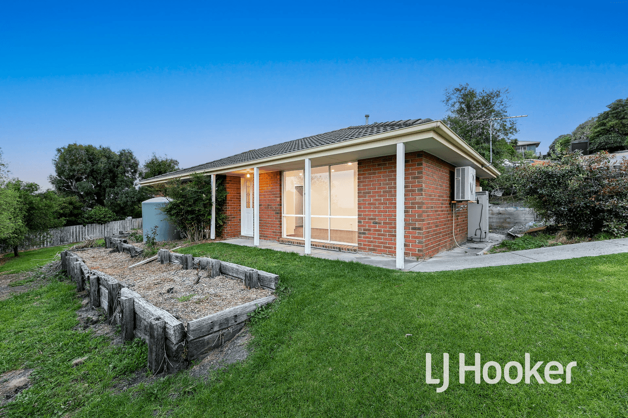 1 Earle Close, PAKENHAM, VIC 3810