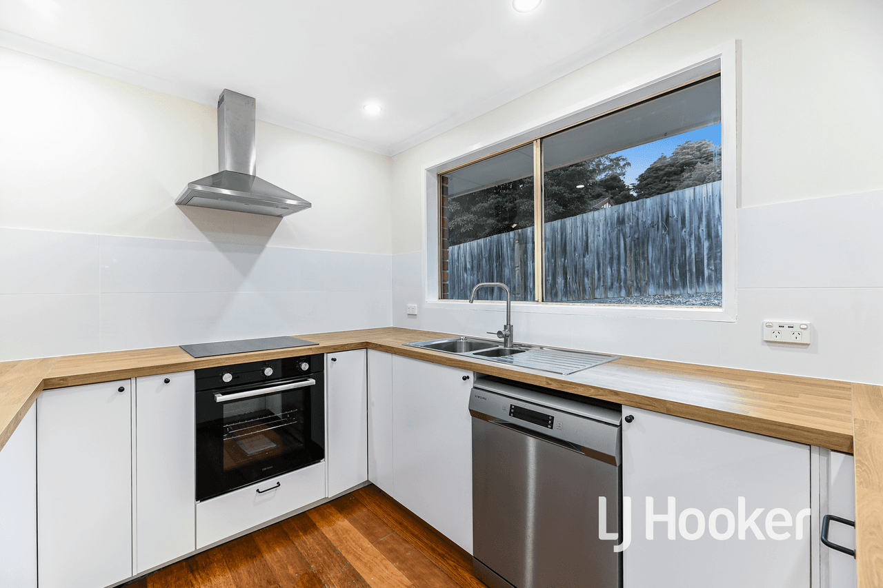 1 Earle Close, PAKENHAM, VIC 3810