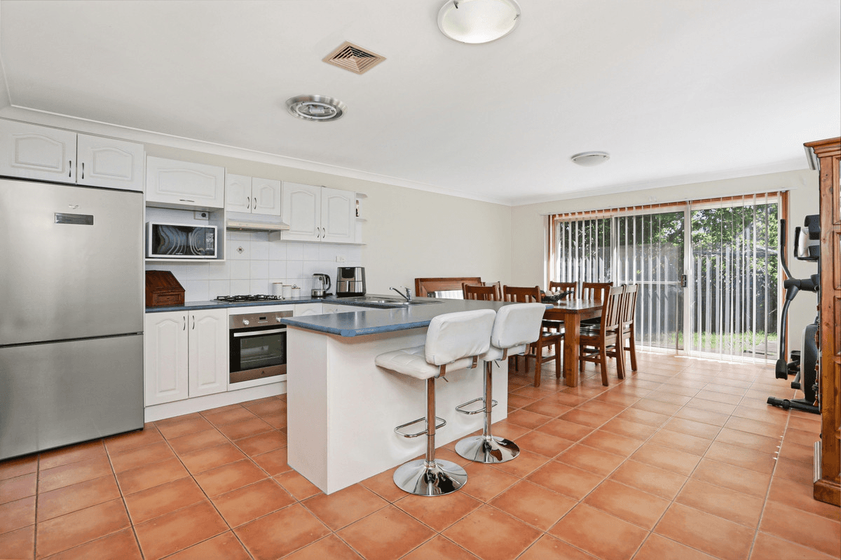 25 Pickets Place, CURRANS HILL, NSW 2567