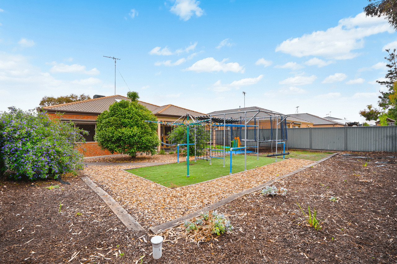 44 Grand Lakes Way, LARA, VIC 3212