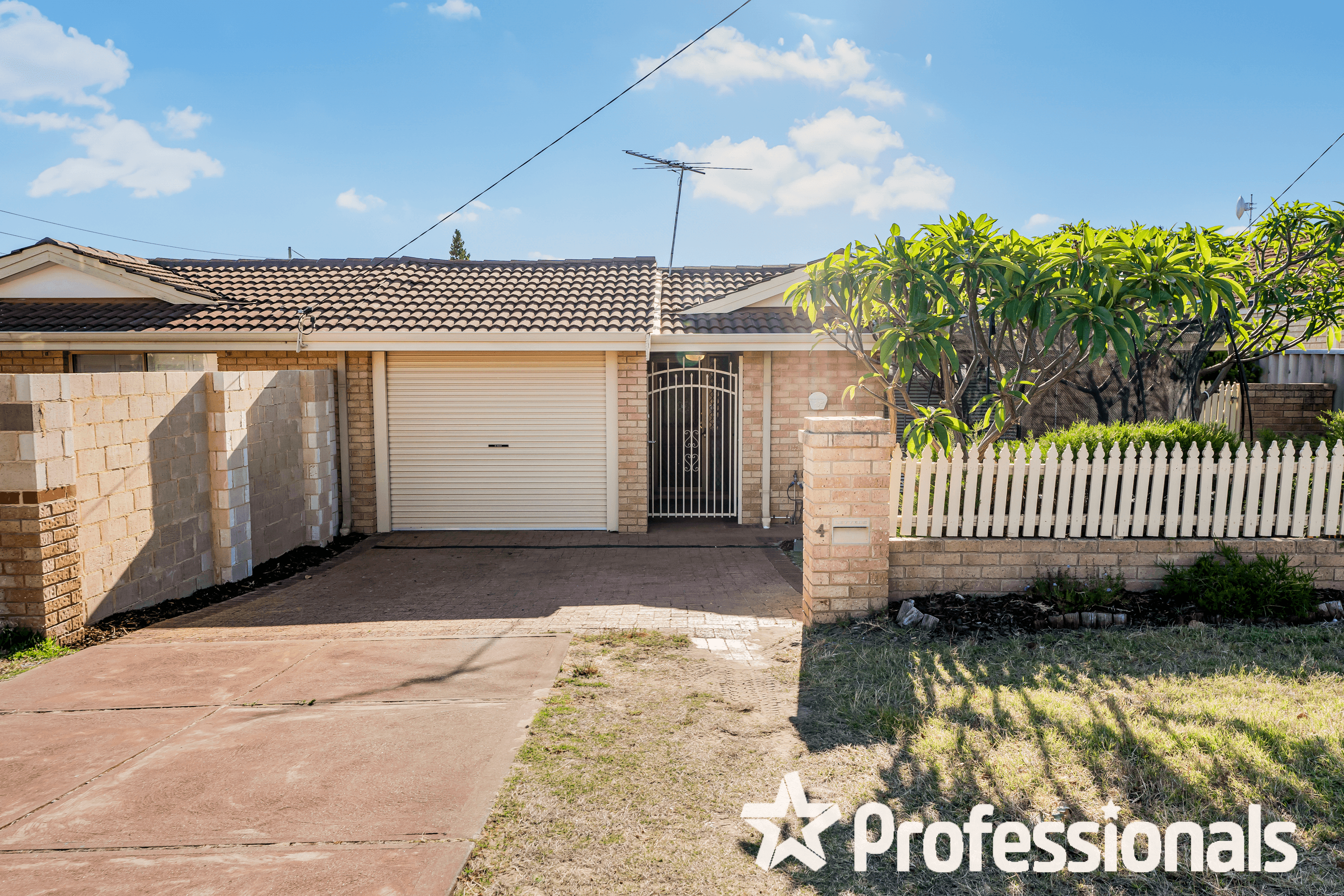 4/7 Ravenswood Drive, NOLLAMARA, WA 6061