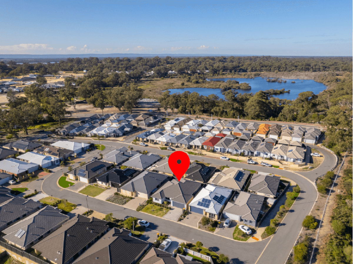 9 Blanche Crescent, LAKELANDS, WA 6180