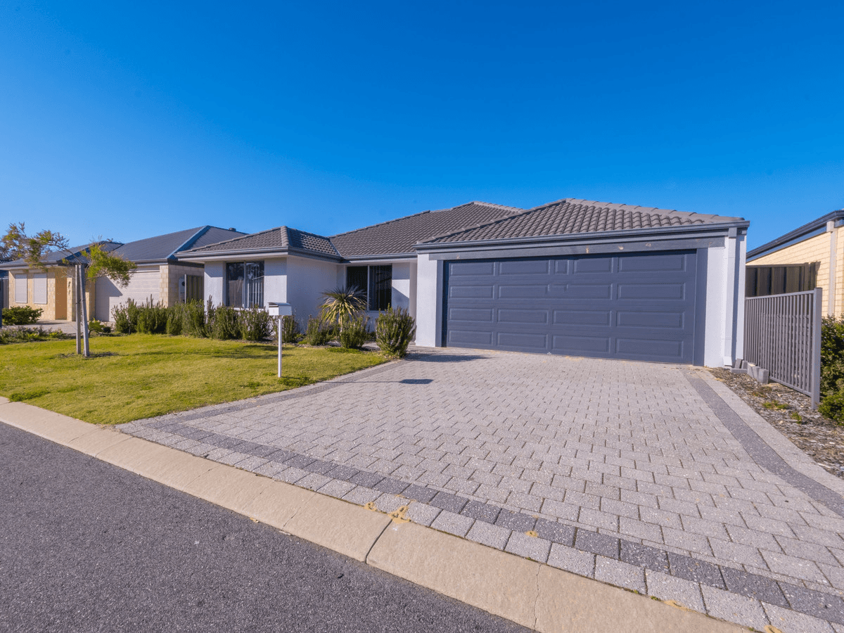 9 Blanche Crescent, LAKELANDS, WA 6180