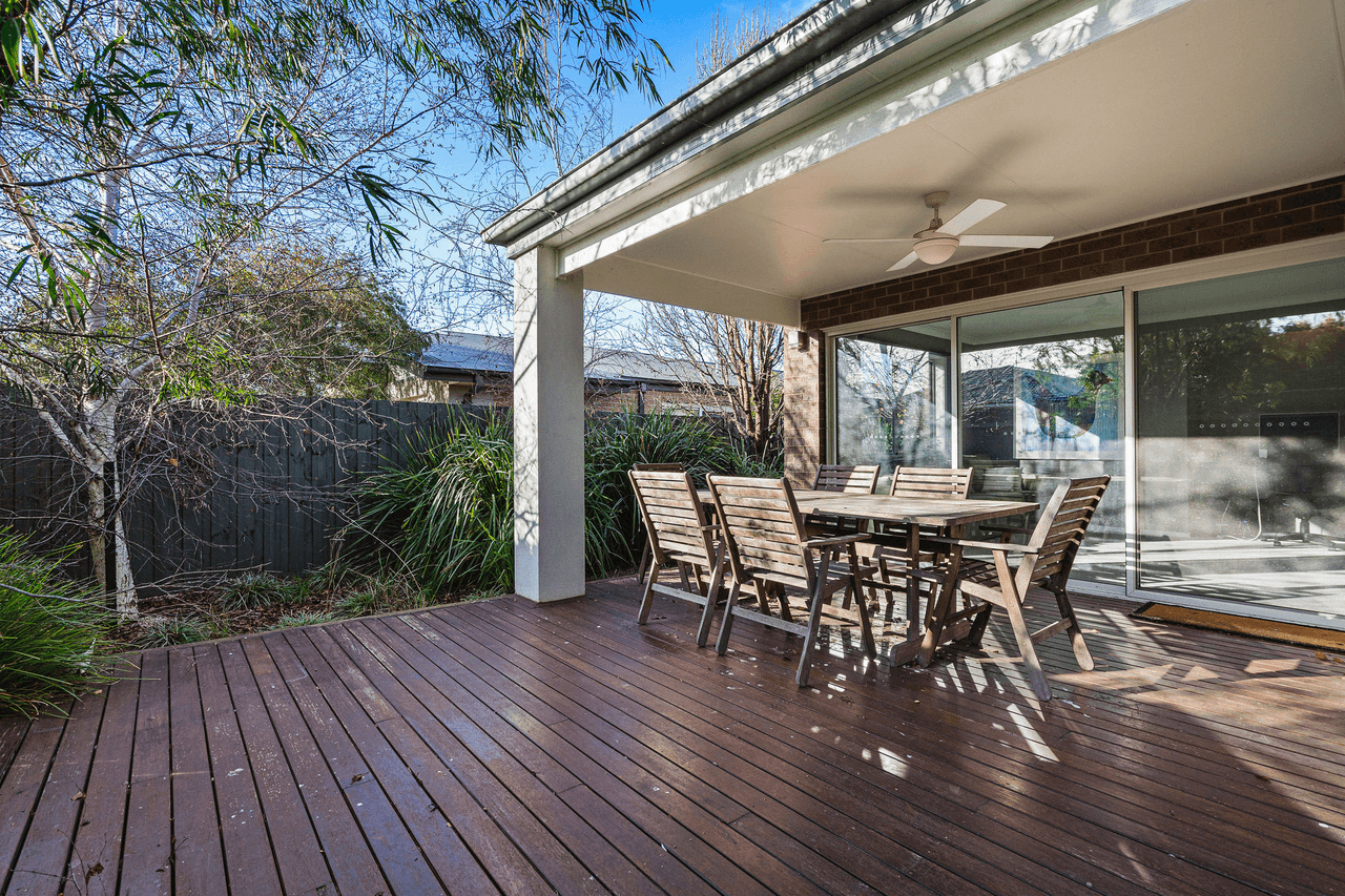 9 Lampard Street, ARMSTRONG CREEK, VIC 3217