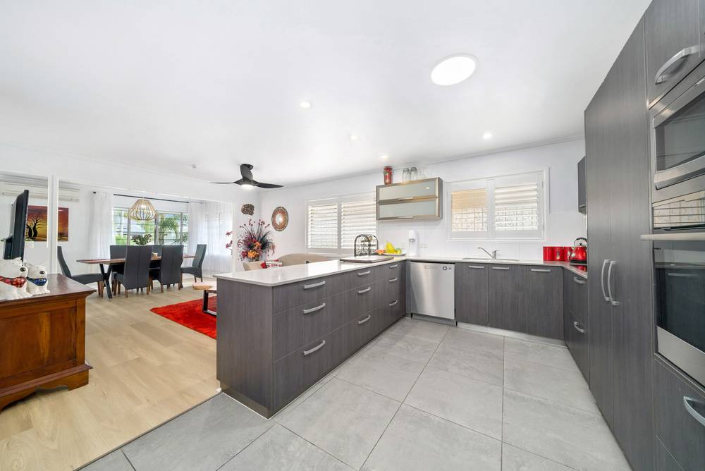 17 Fernlea Avenue, Scarborough, QLD 4020