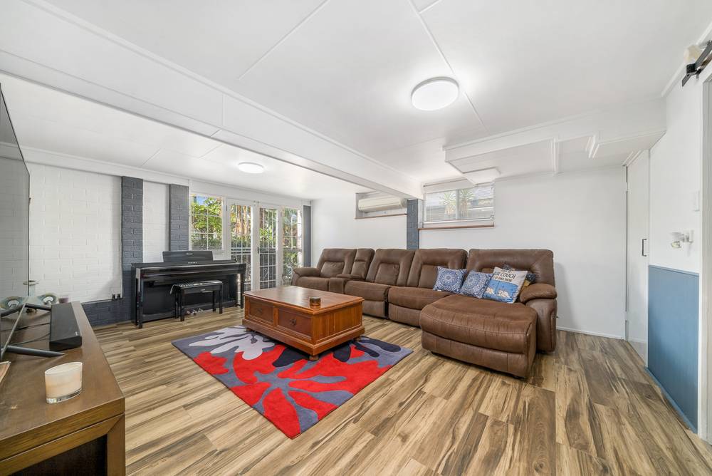 17 Fernlea Avenue, Scarborough, QLD 4020